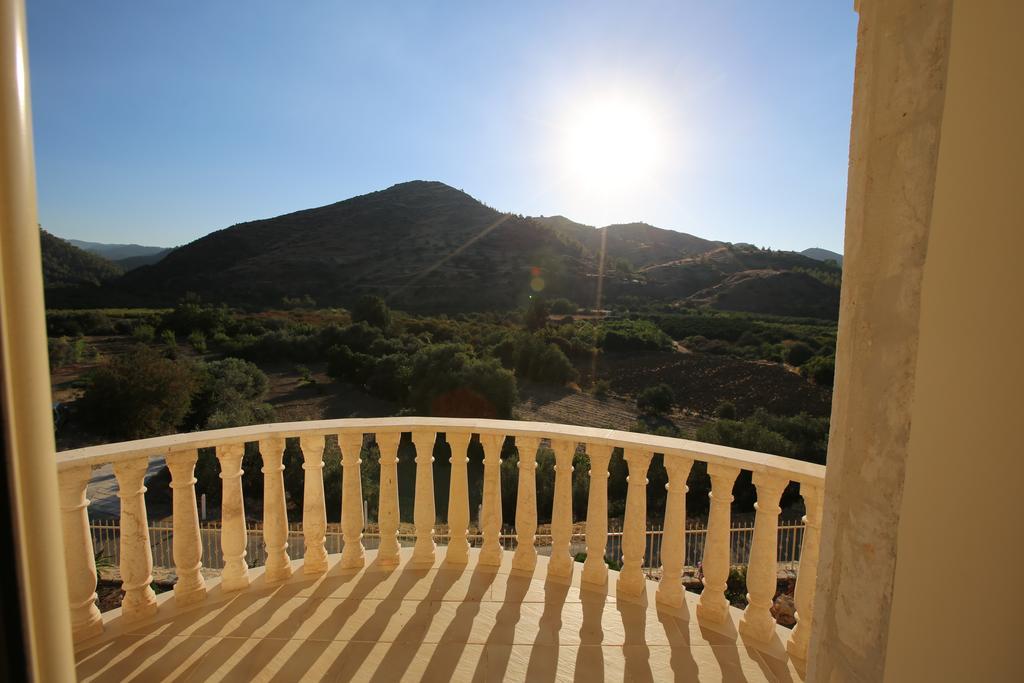 Villa Melyia *